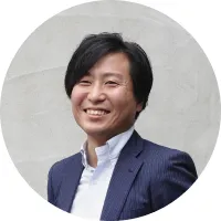 企業代表者顔写真