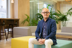 企業代表者顔写真