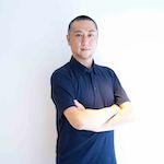 企業代表者顔写真