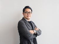 企業代表者顔写真